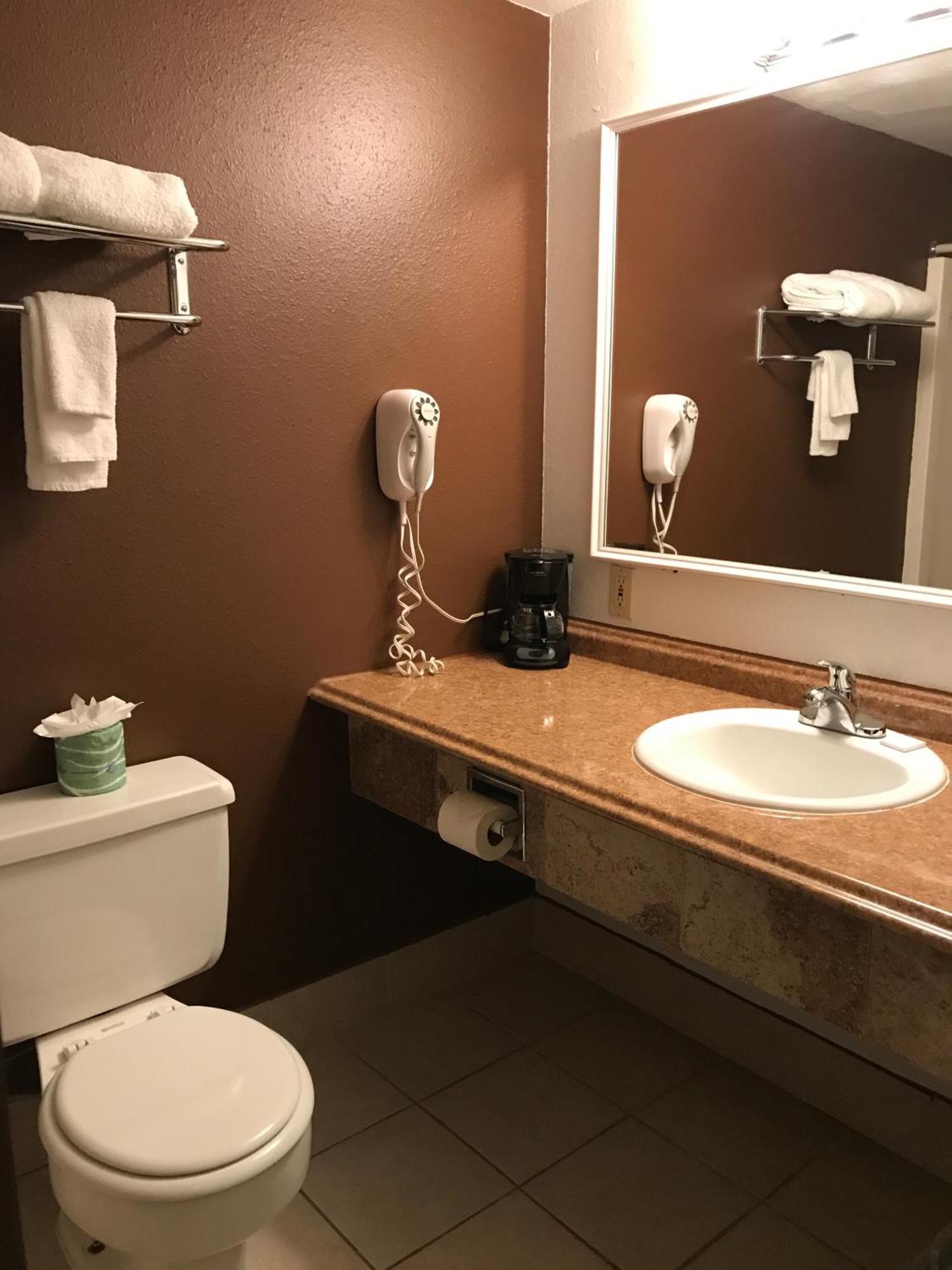 FairBridge Inn&Suites - Lewiston Zimmer foto